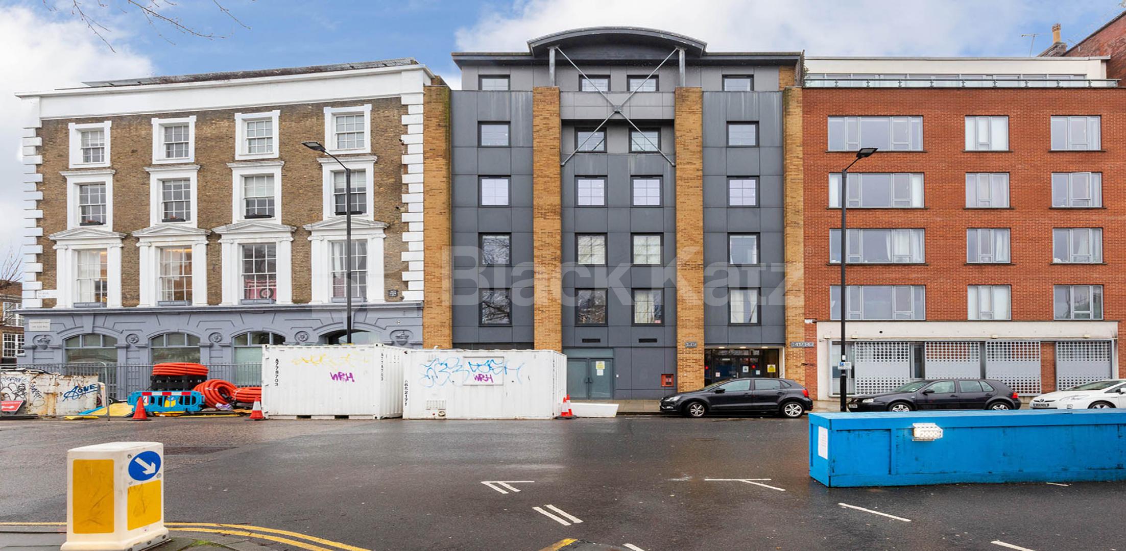 Fantastic modern 2 bed 2 bath flat within a private development  York Way, Camden / Caledonian Road 